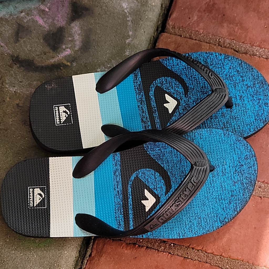 Quicksilver Flips Flops
